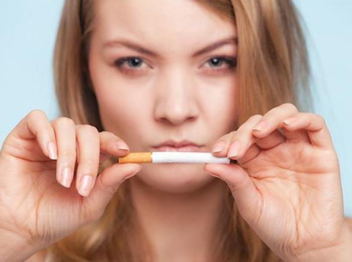 Does smoking affect oral health?